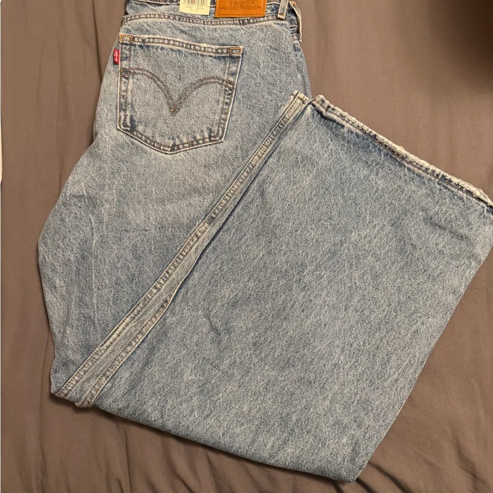Levi's Light Blue Denim Jeans - Picture 3 of 3